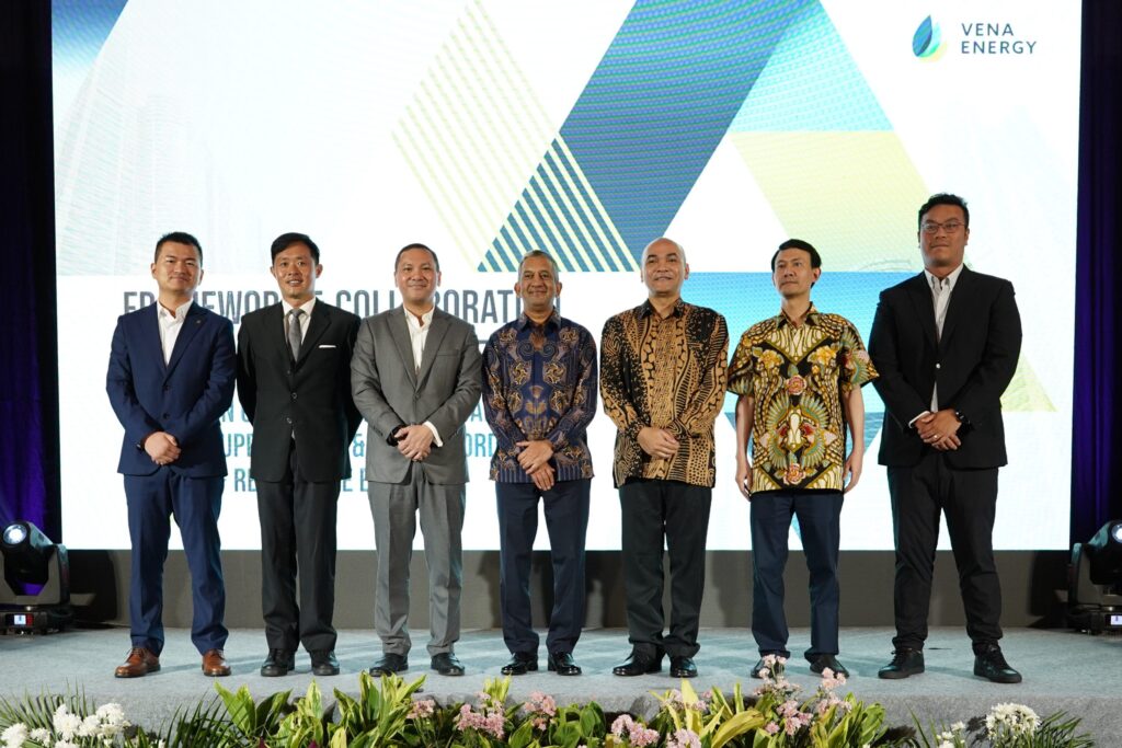Leaders from Vena Energy, Suntech and REPT Battero during Indonesia renewable energy supply chain partnership event in Jakarta